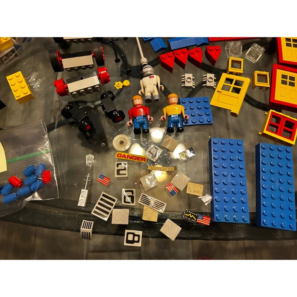 TYCO & LEGO Building Blocks‎ Lot with Figures Doors Windows Wheels